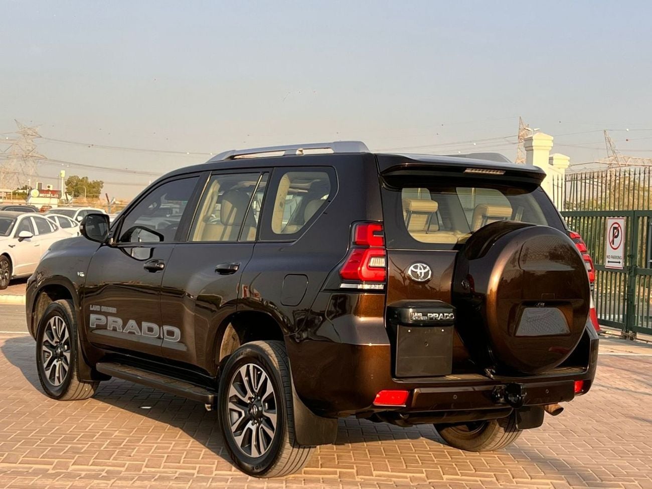 Toyota Prado  2022 Toyota Prado Full Option 4.0L V6 - AWD 4x4 - GCC- Electric Seat - Rear CAM & Sensors - Cool
