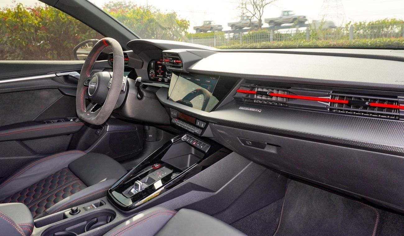 أودي RS3 TFSI quattro 2.5L Sportback