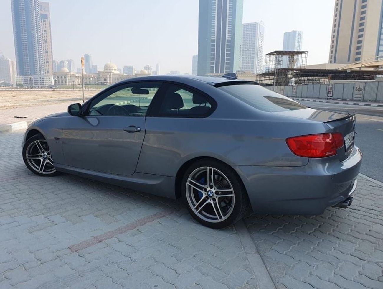 بي أم دبليو 320 Coupe