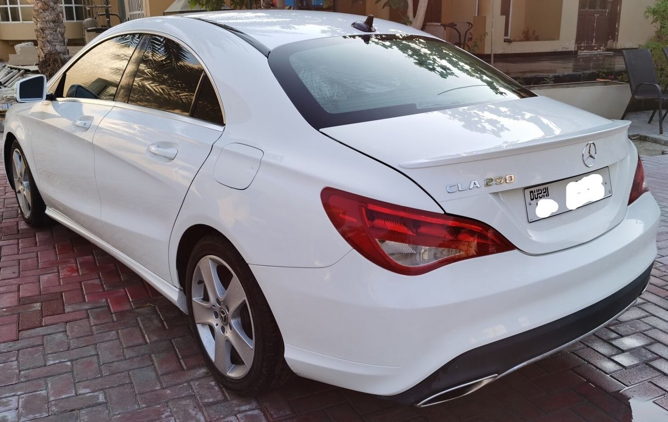 Mercedes-Benz CLA 250 Std 2.0L (221 HP)