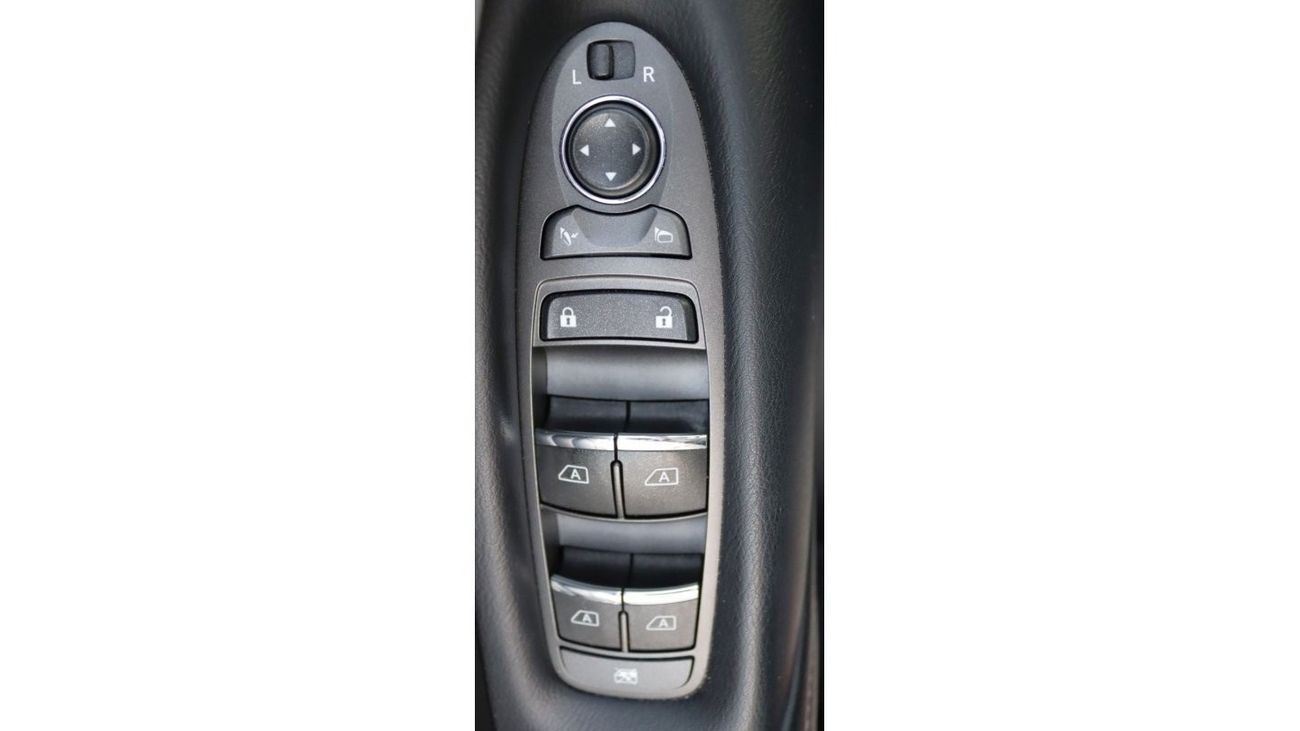 إنفينيتي Q50 سبورت خالية من الحوادث - خليجي - مكينة 3000 سي سي - السيارة بحالة الوكالة من الداخل والخارج