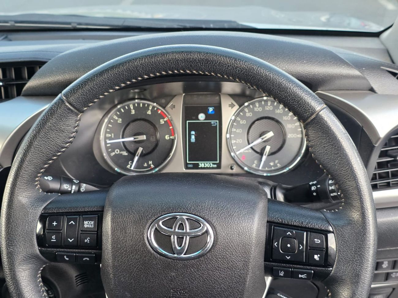 Toyota Hilux DIESEL 2.8 LITER ,AUTOMATIC ,RIGHT HAND DRIVE ONLY FOR EXPORT