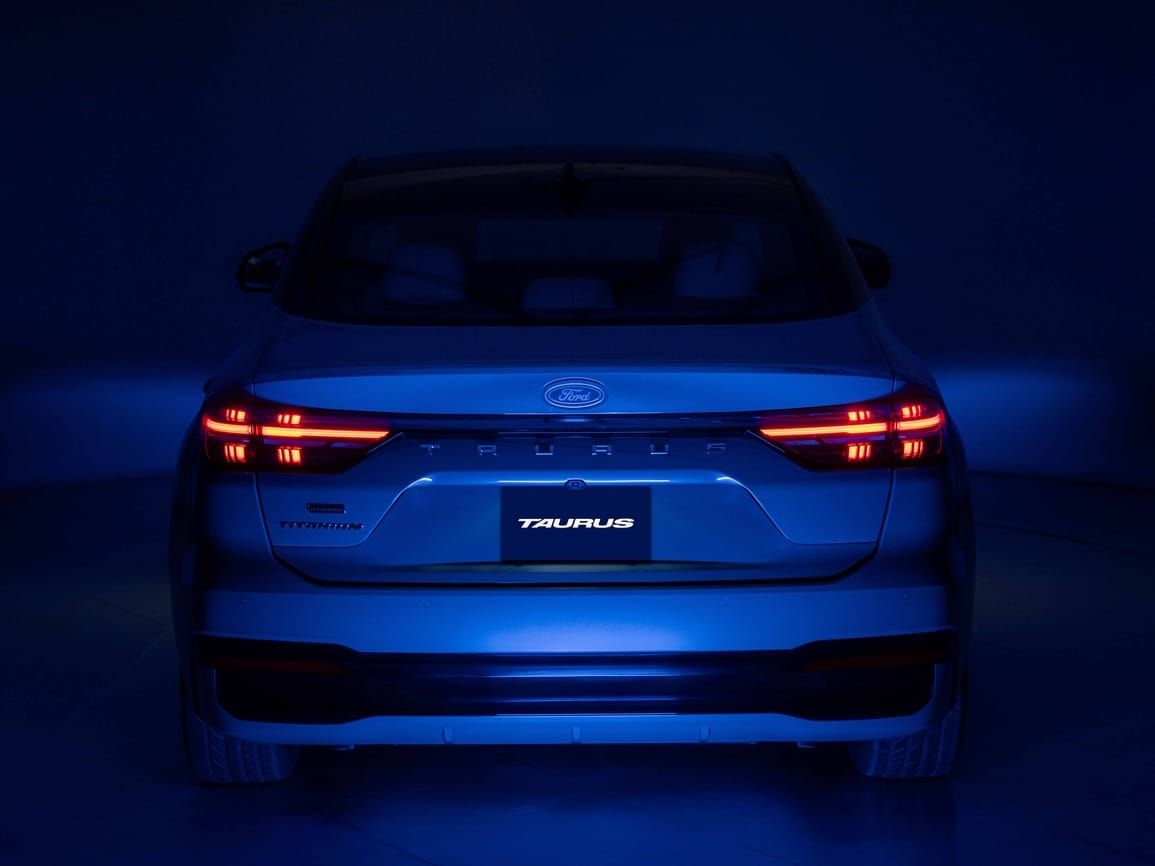 فورد توروس exterior - Rear