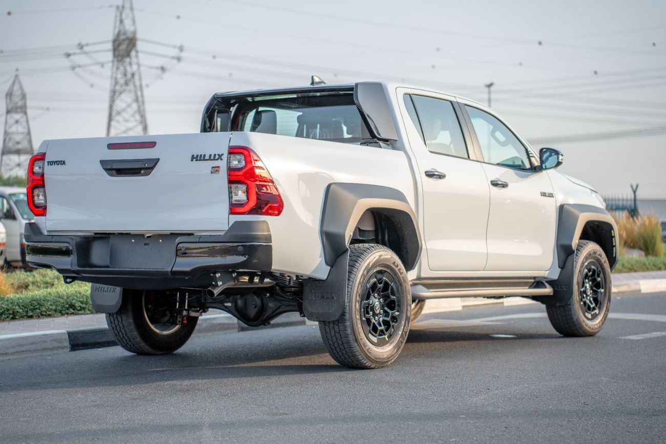 تويوتا هيلوكس GR Sport 2.8L