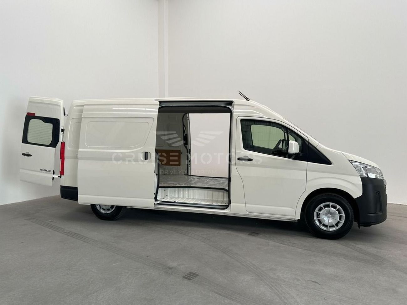 تويوتا هاياس RHD HiAce Cargo - HI ROOF - Dual Sliding door - 2.8L Turbo - Diesel - Automatic