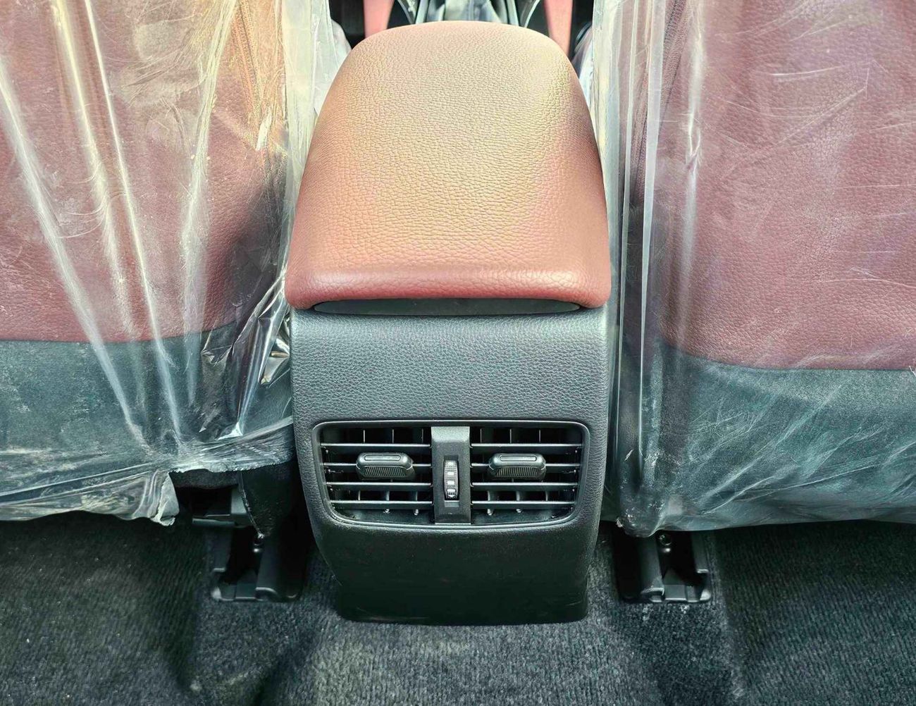 تويوتا كورولا كروس HYBRID /1.8L A/T / FULL OPTION / SUNROOF, LEATHER/ 17" ALLOY WHEELS/CODE#XLE