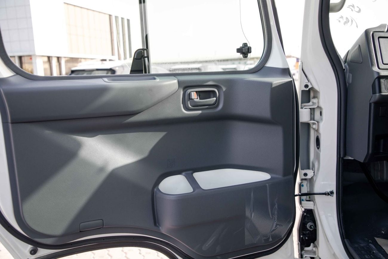 تويوتا كوستر 30 Seater 4.0L - White Inside Grey | Export Only