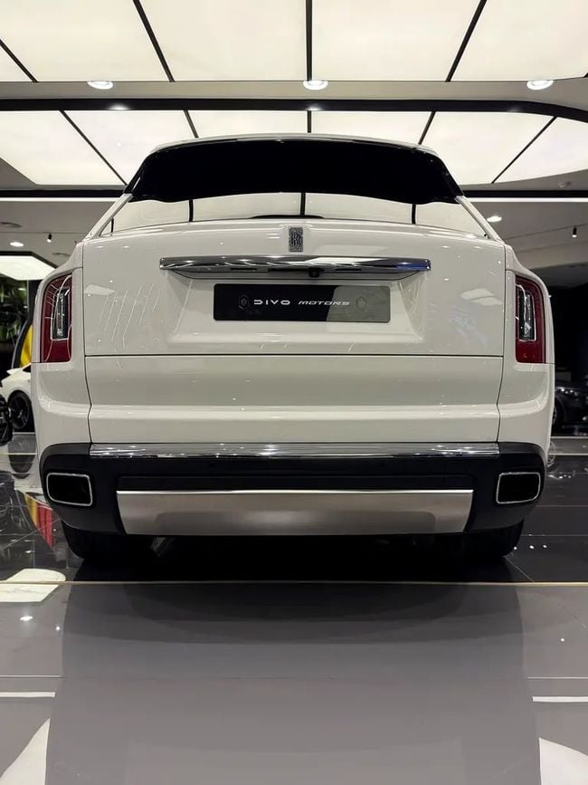Rolls-Royce Cullinan Rolls Royce Cullinan GCC MINT CONDITION, миниатюра 26