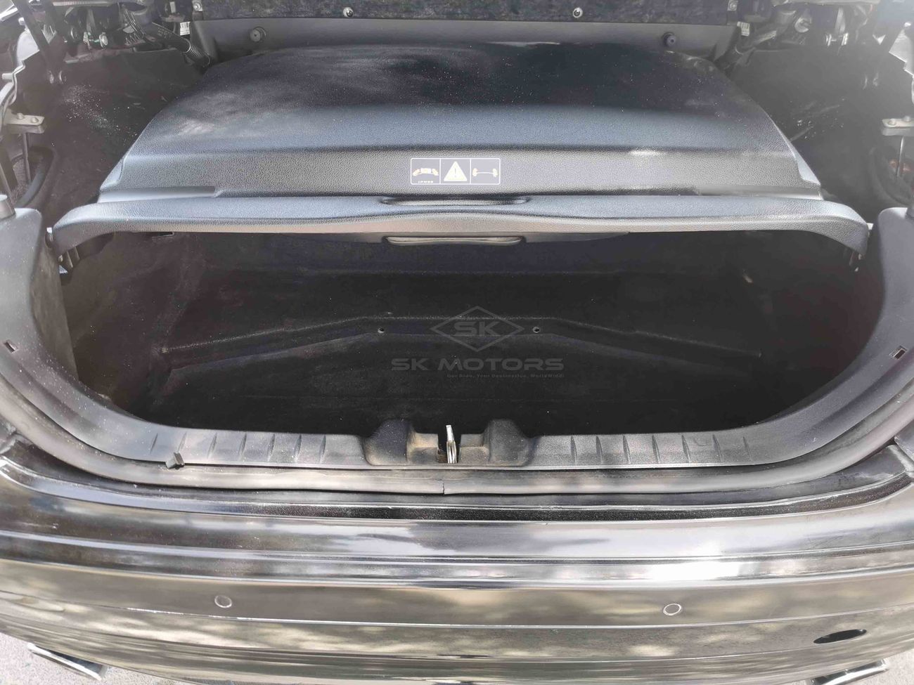 Mercedes-Benz SLK 200 2.0L, 17" Rims, DRL LED Headlights, Parking Sensor, Leather Seats, Bluetooth, USB (LOT # 763)