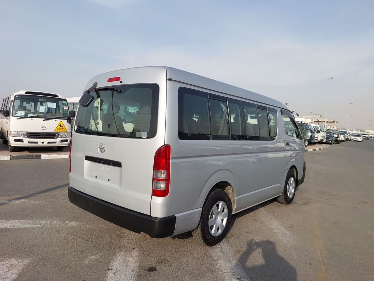 Toyota Hiace TOYOTA HIACE COMMUTER VAN RHD 2011 MODEL 2.7 L PETROL AUTOMATIC(PM24057)