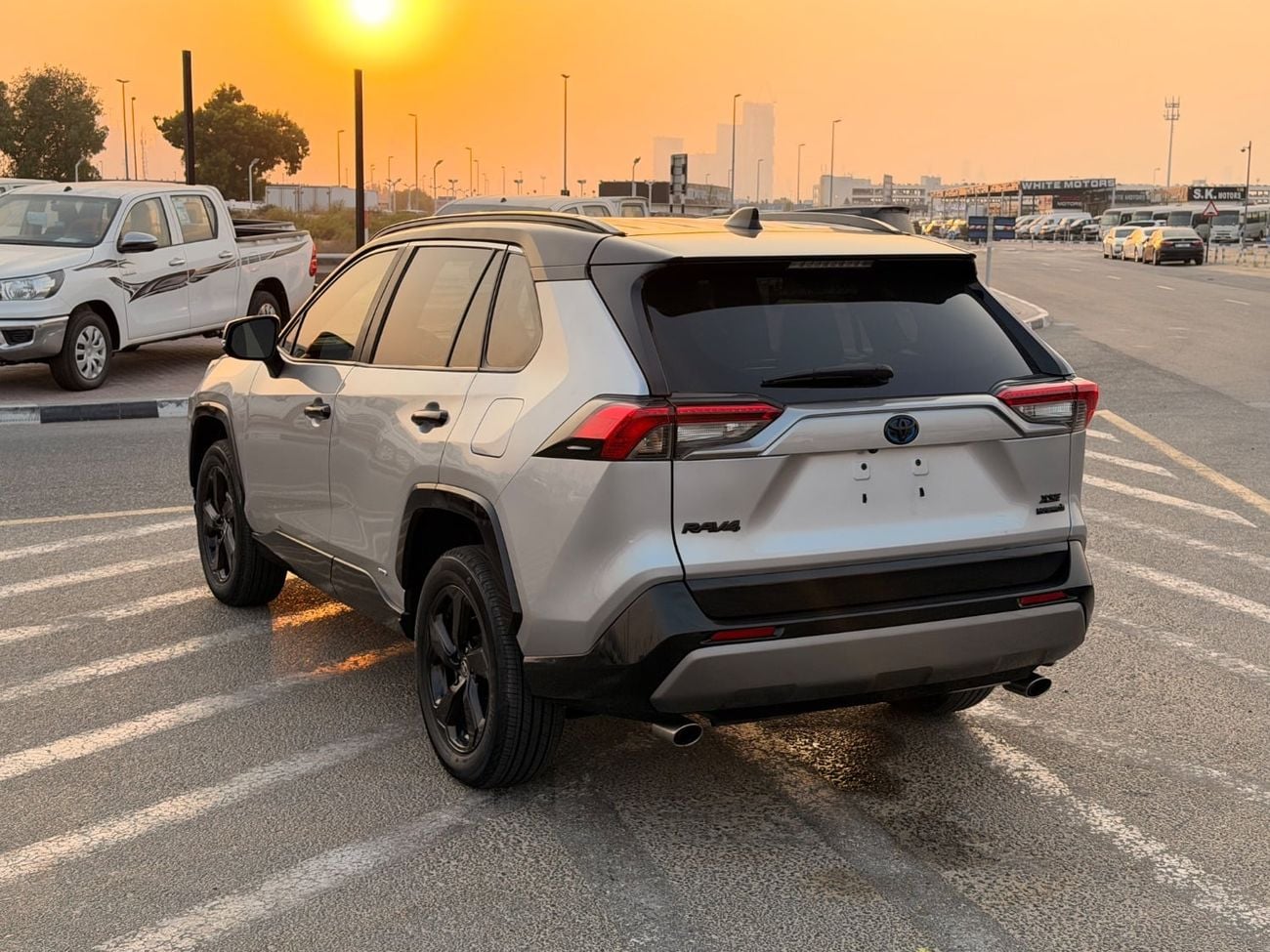 تويوتا راف ٤ LTD HEV تويوتا RAV4 XSE هايبرد 2021، دفع رباعي، كاملة المواصفات، مستوردة من الولايات المتحدة الأمريكية