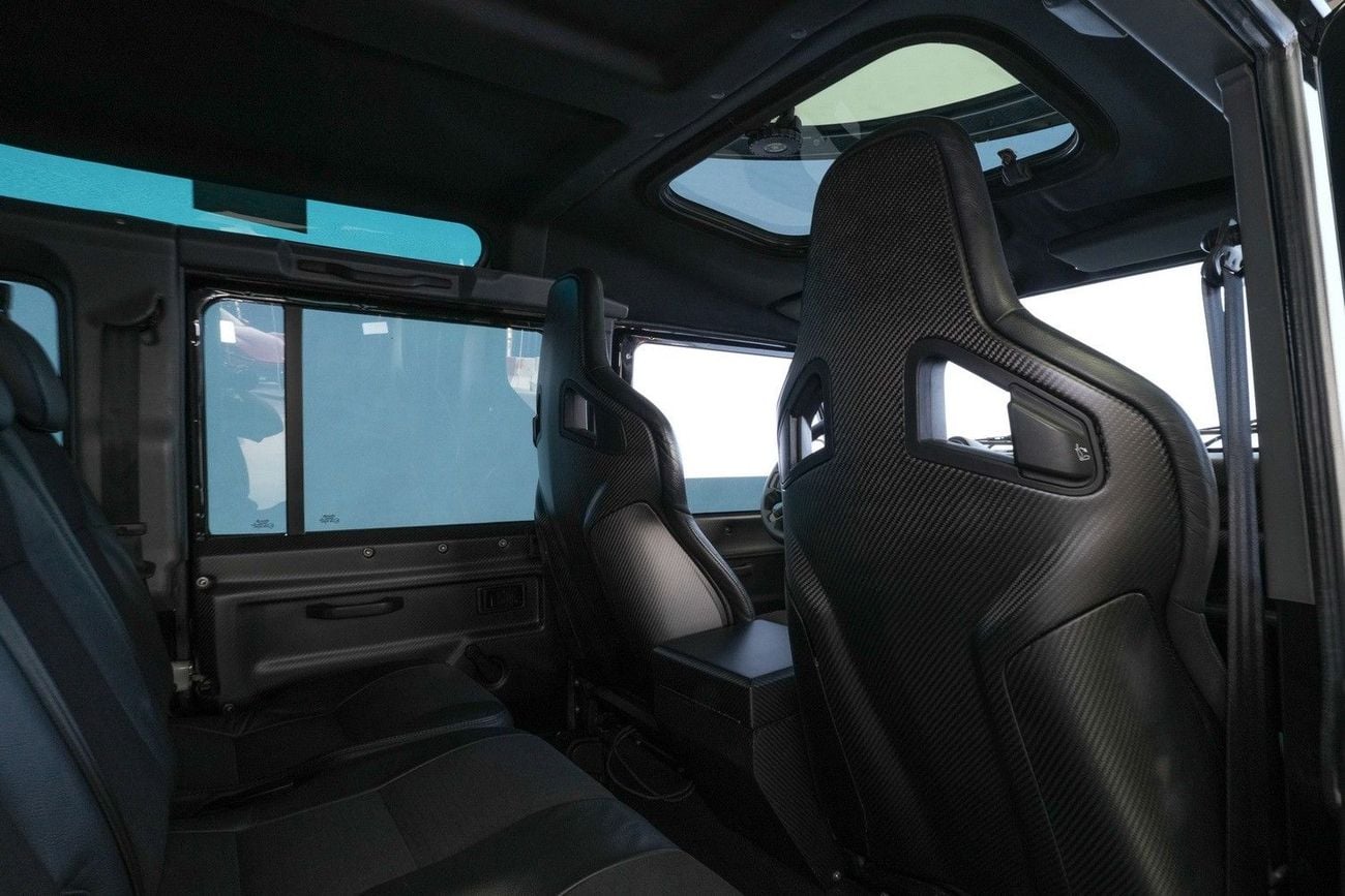 Land Rover Defender 110