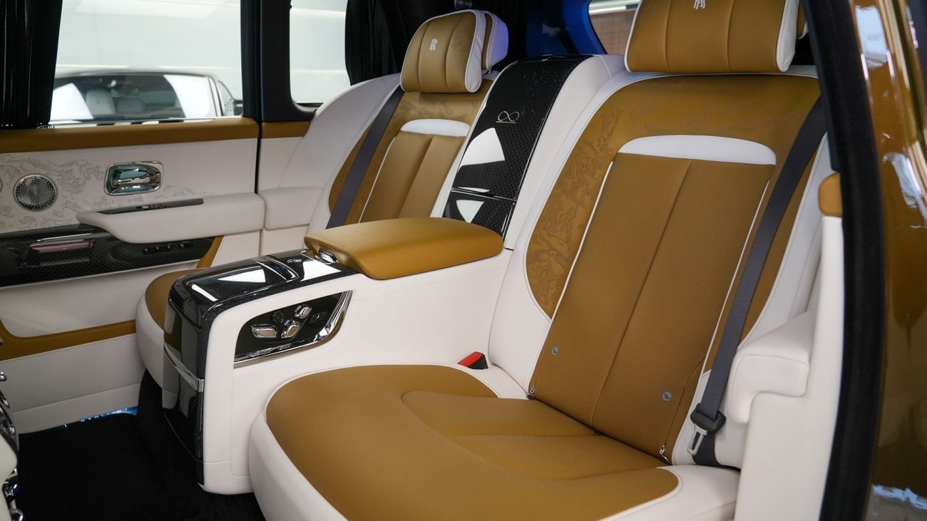 رولز رويس كولينان Rolls Royce Cullinan Black Badge - Bespoke Chartreuse - 2025