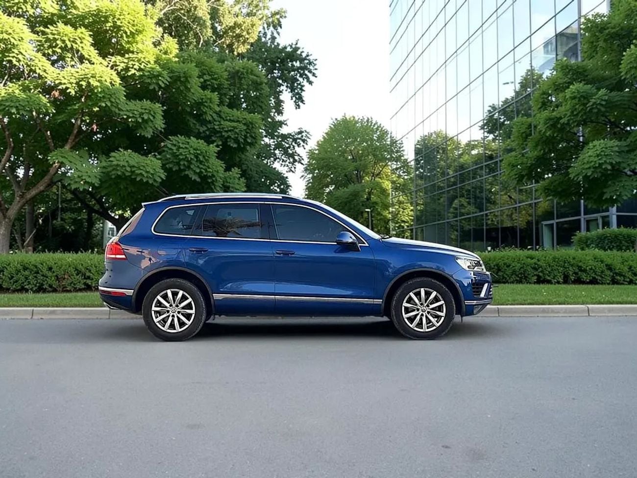 Volkswagen Touareg 1,005 P.M | SEL | GCC Specs | Pristine Condition