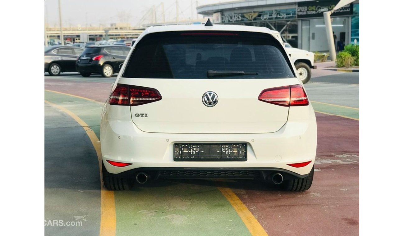 فولكس واجن جولف GTI