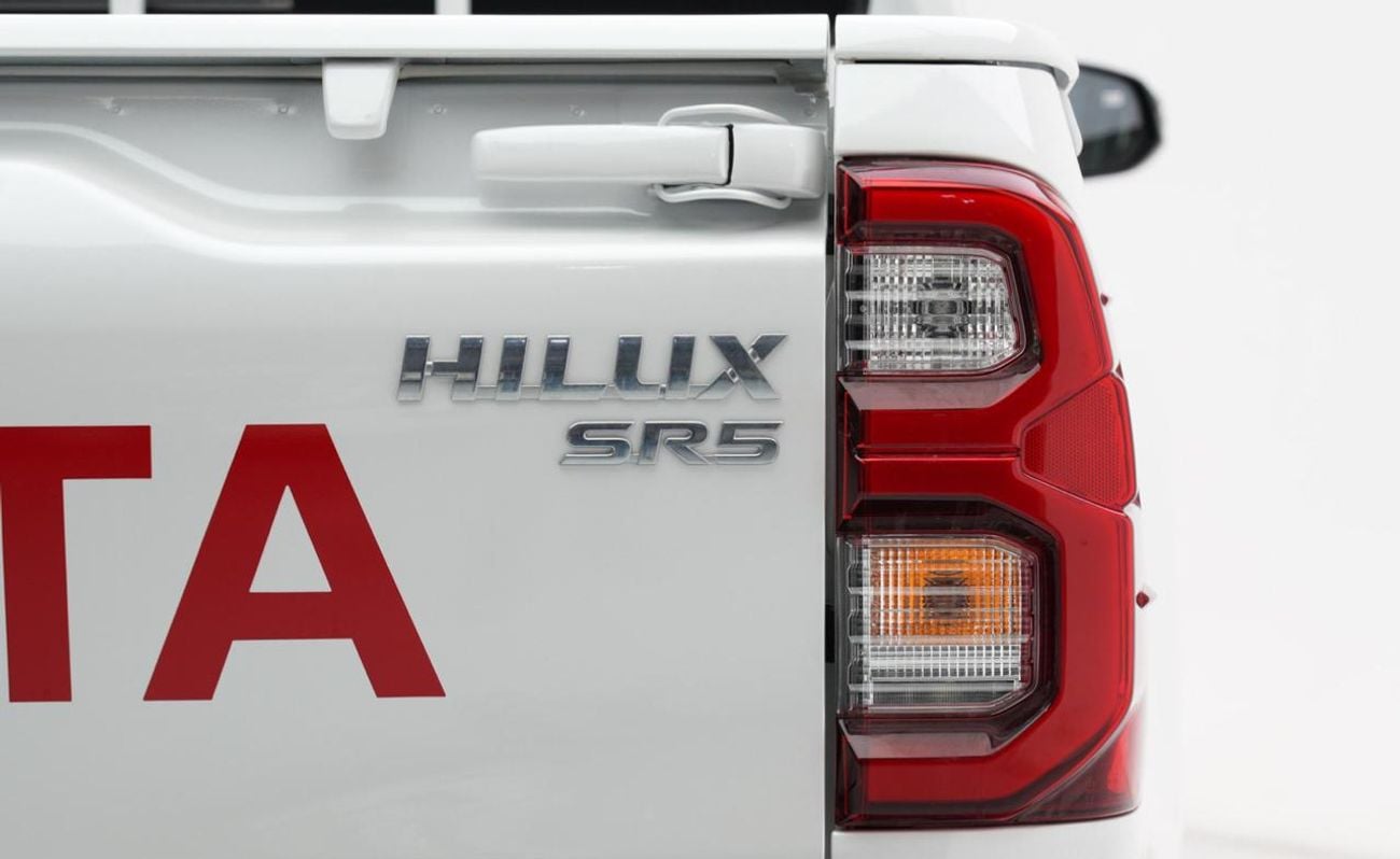 Toyota Hilux SR5 (NON GCC)