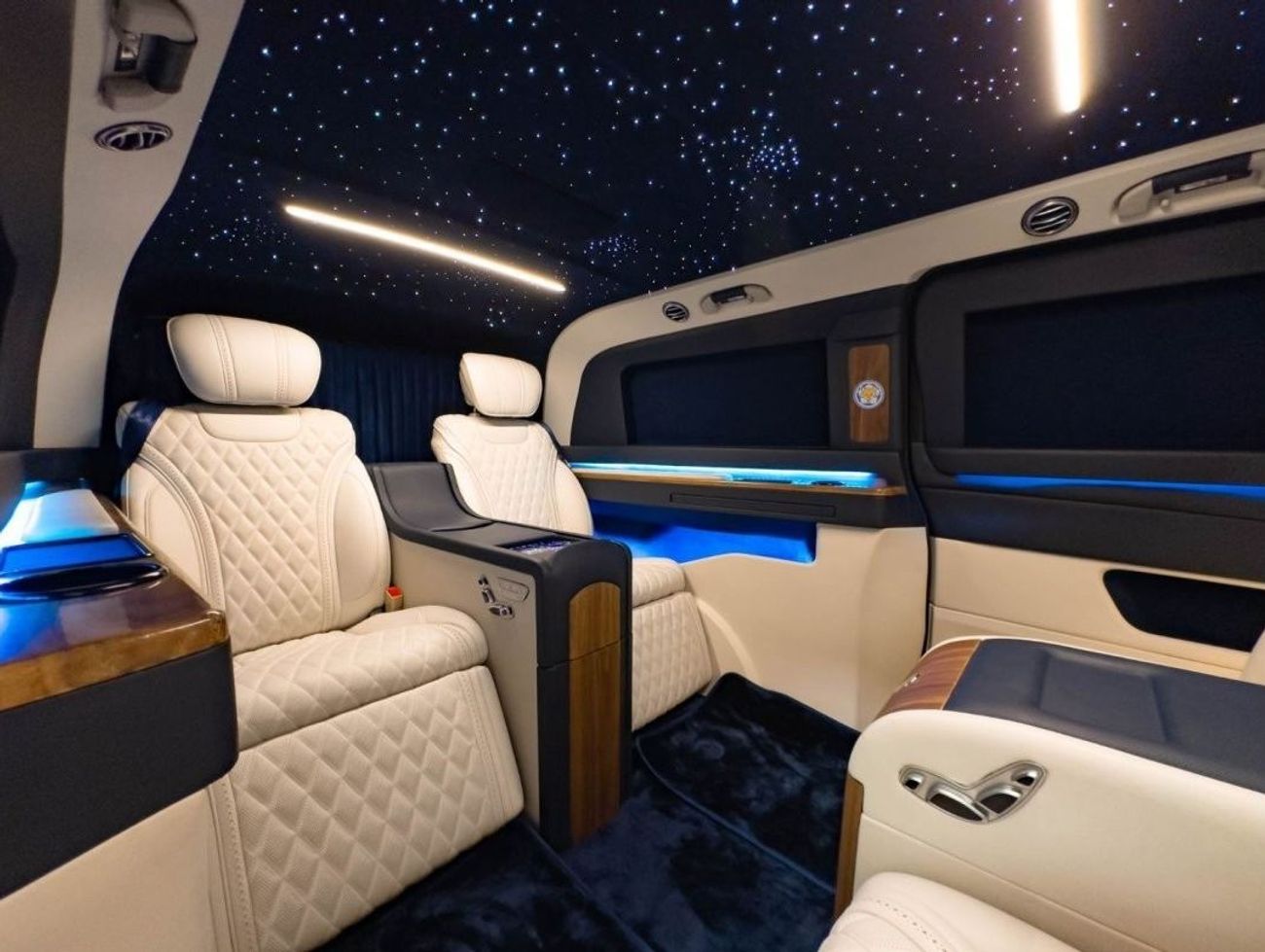 مرسيدس بنز V 300 NEW SHAPE V300d With Full VIP Conversion AVAILABLE IN LEFT OR RIGHT HAND DRIVE