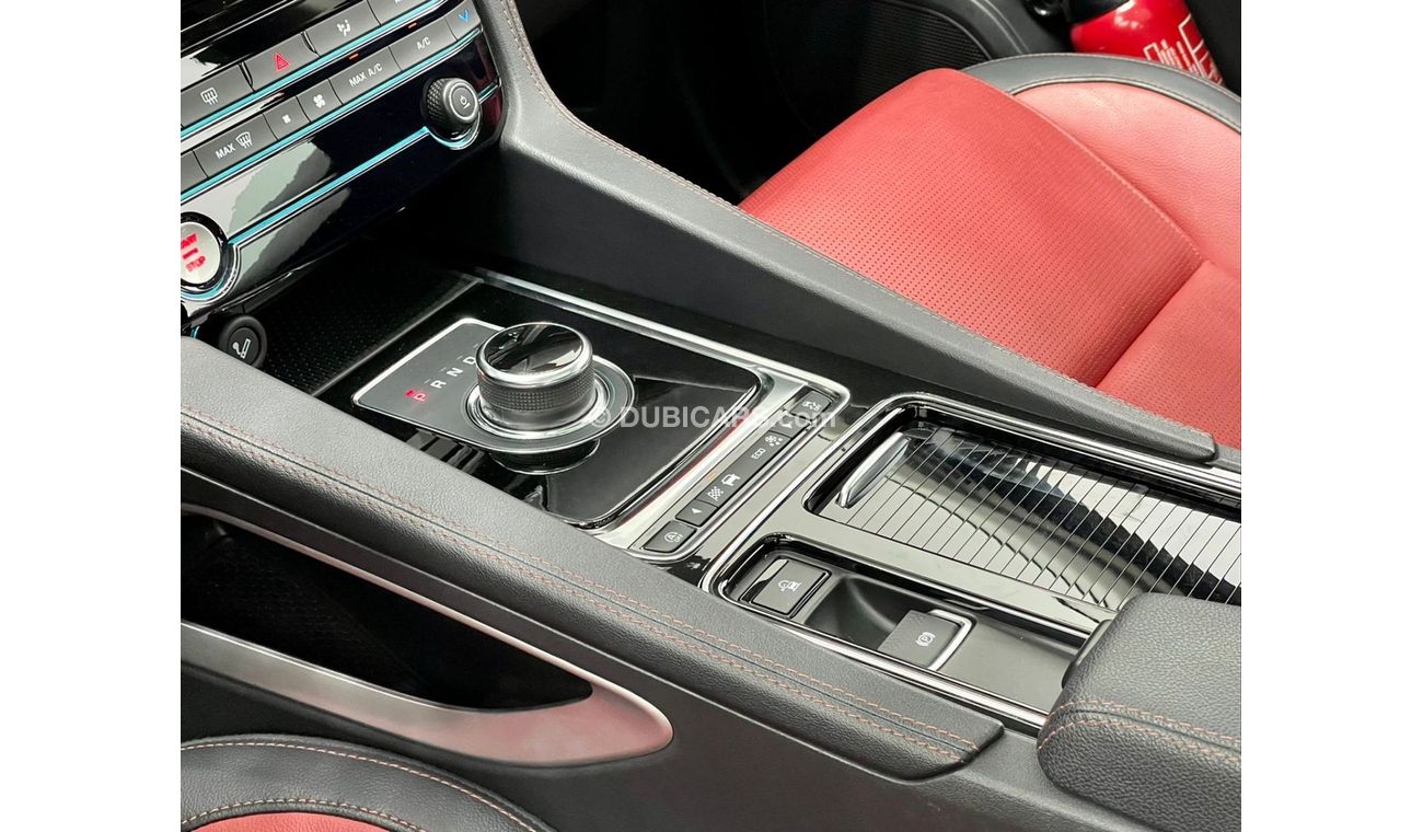 جاكوار F بيس R-سبورت