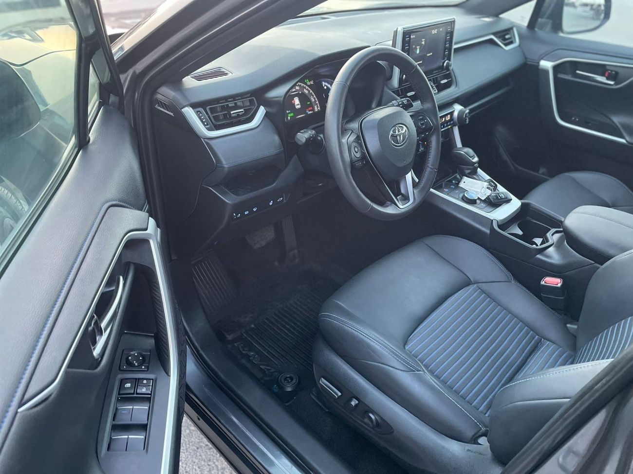 Toyota RAV4 2021 Toyota Rav4 XSE Hybrid Fuel ⛽  Full Option Sports Edition - 2.5L V4 - AWD 4x4 - UAE PASS