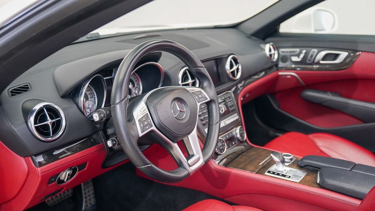 Mercedes-Benz SL 500 Std 4.7L AMG Line | Fully Prepared, Low KM | Ramadan Offer