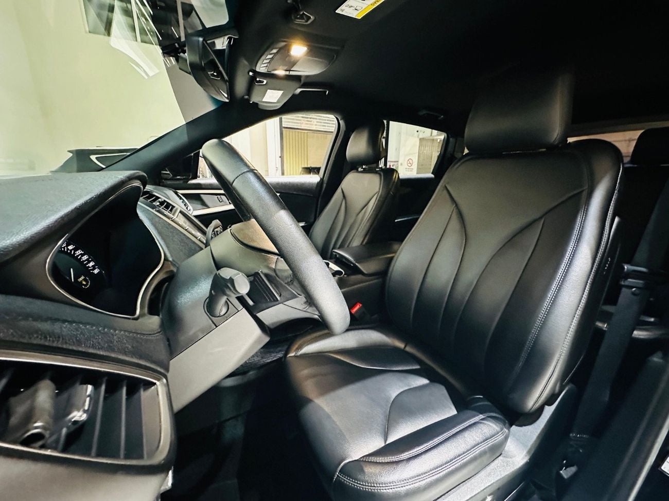 Lincoln MKX BASE