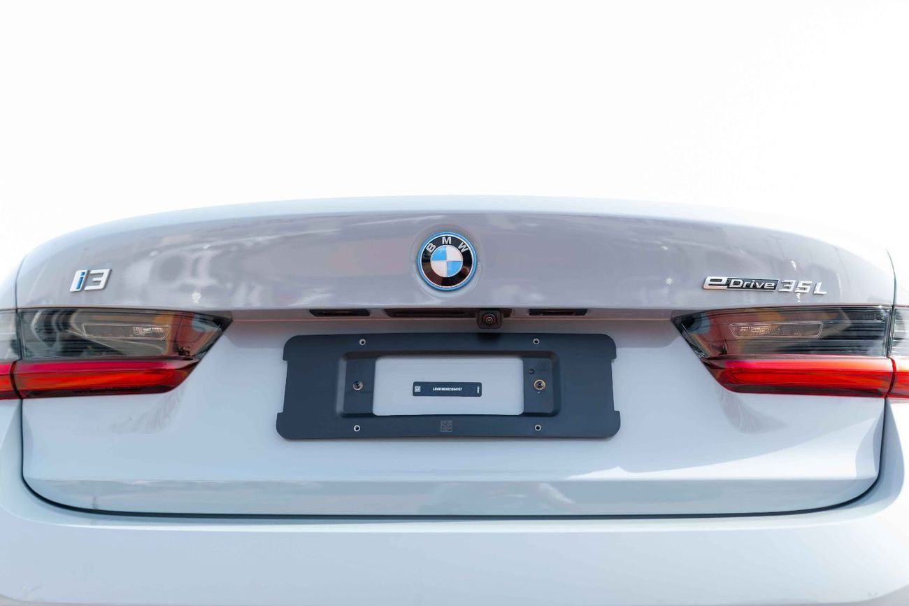 بي أم دبليو i3 2025 BMW i3 eDrive35L – M Power Kit (EV) FOR EXPORT Grey