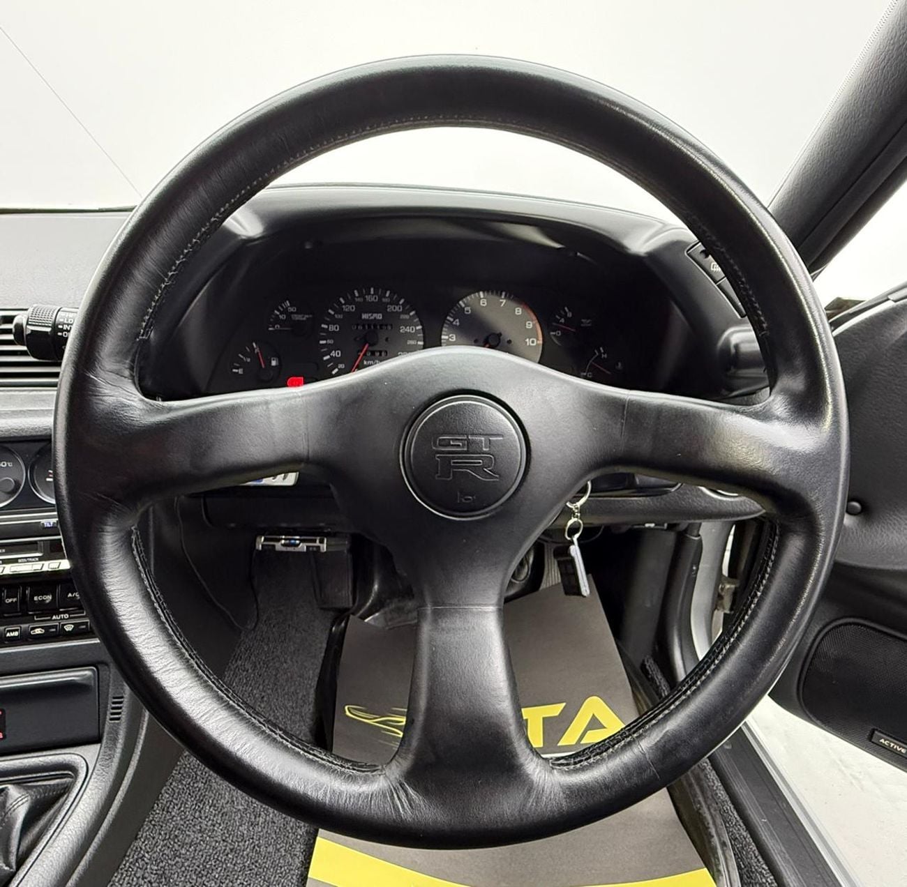 نيسان سكايلاين 1993 Nissan Skyline GT-R ,Full Service history ,Excellent Condition ,GCC