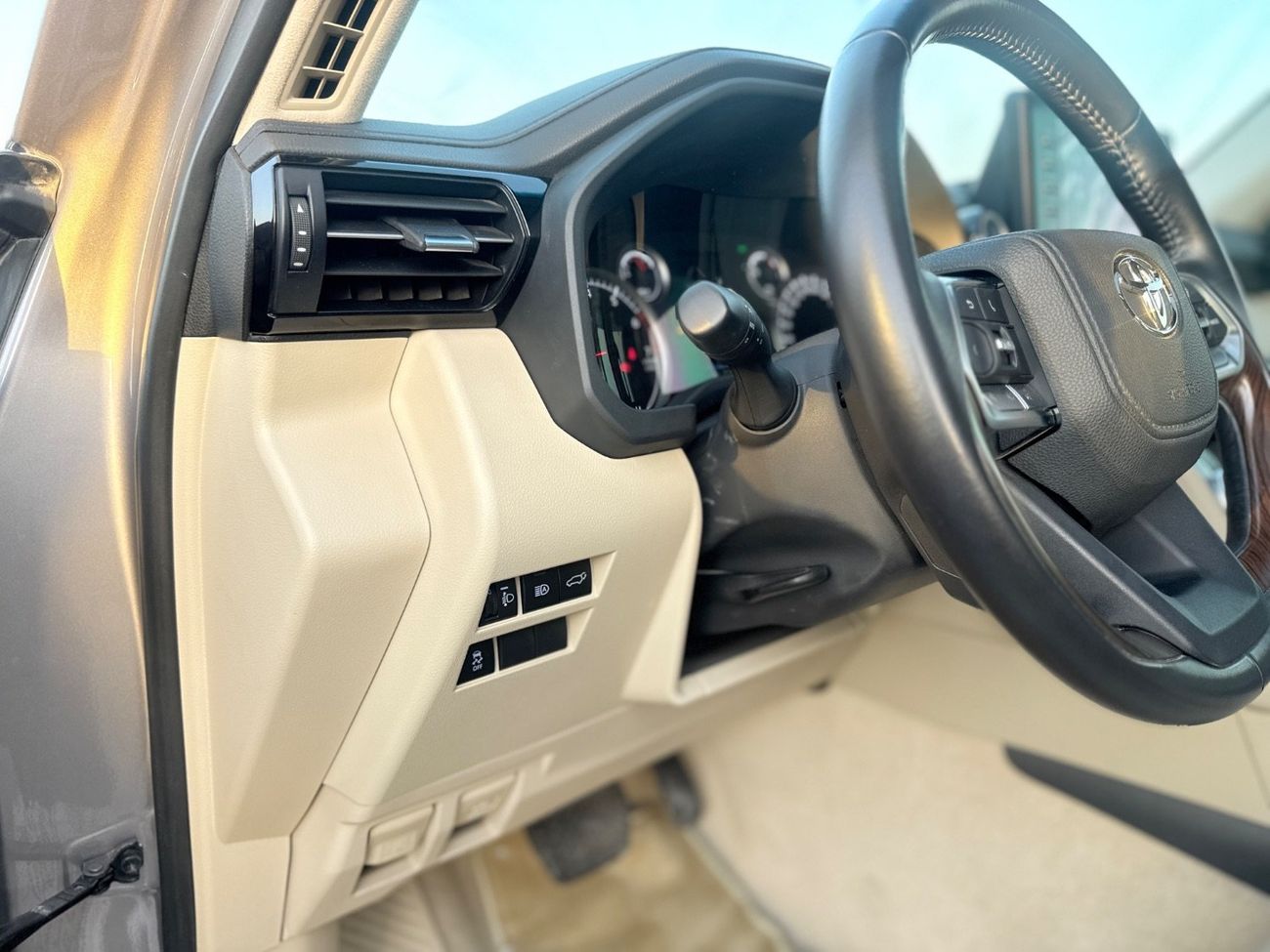 Toyota Land Cruiser Toyota Landcruiser model 2023 LHD petrol engine