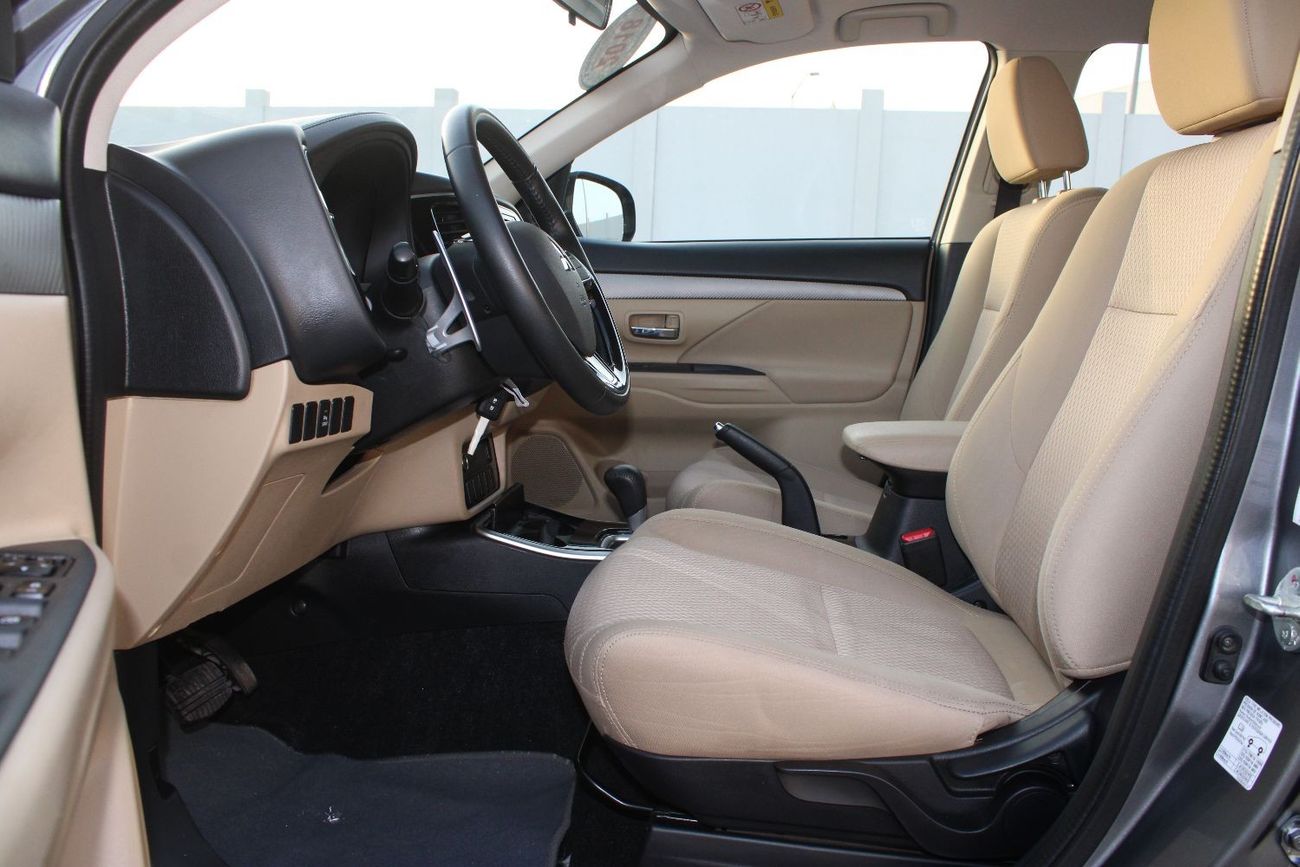Mitsubishi Outlander Mitsubishi Outlander GCC 2018 in excellent condition without accidents, very clean from inside and o