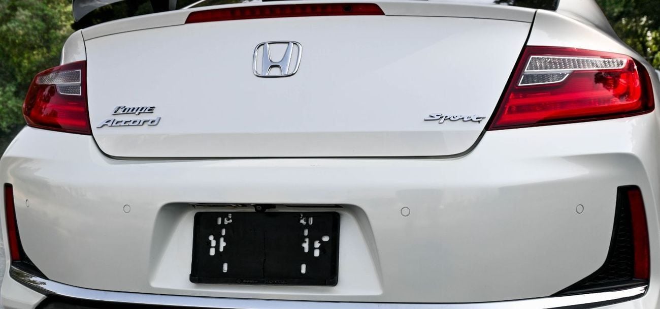 هوندا أكورد كوبيه Honda Accord Coupe Sport 2017 -V4 GCC  accident-free Excellent Condition