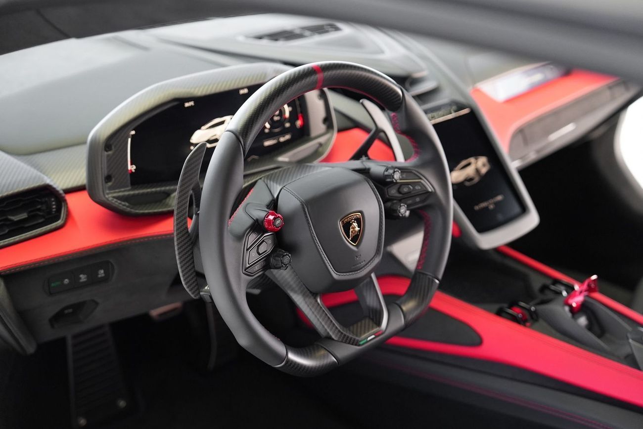 لامبورغيني ريفويلتو 6.5L V12 Hybrid