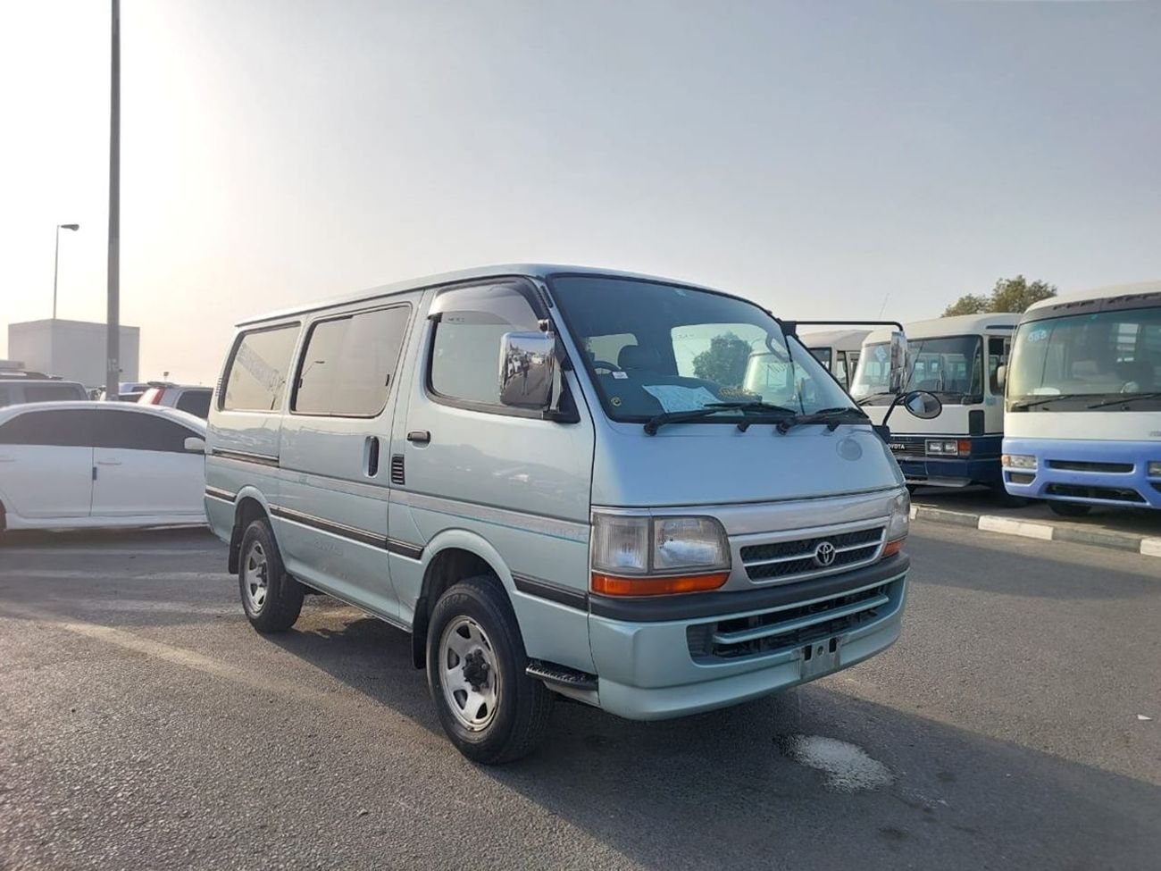 Toyota Hiace TOYOTA HIACE VAN RHD 1999 MODEL 3.0 L DIESEL MANUAL(PM01625)