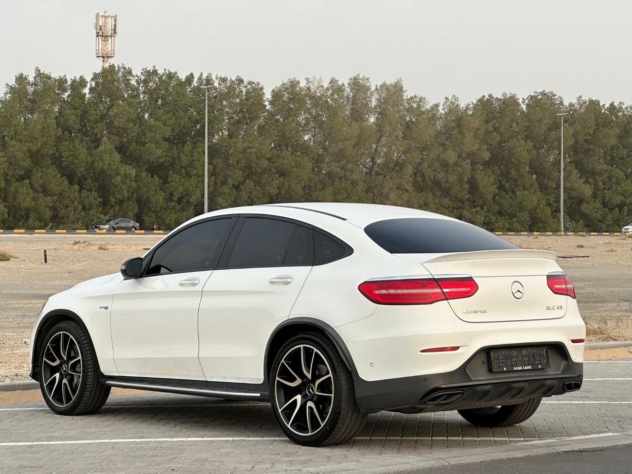 Mercedes-Benz GLC 43 AMG 4MATIC 3.0L (362 HP) MERCEDES GLC-43 2018 GCC ORGINAL PAINT // ACCIDENT FREE // PERFECT CONDITION