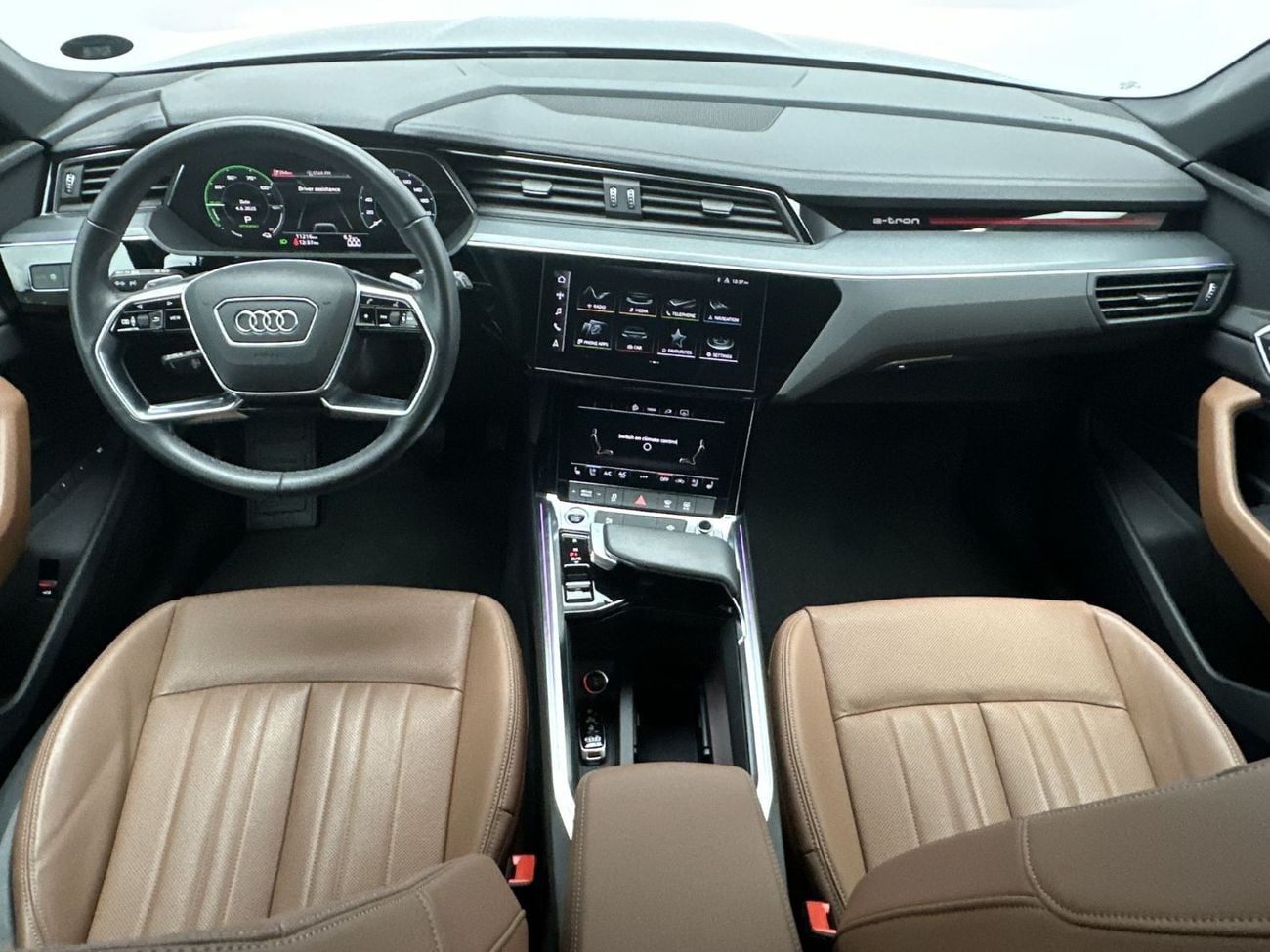 Audi Q8 etron 55 quattro Advanced Q8 Advanced 55 e-tron quat 408hp (Ref# 028490)