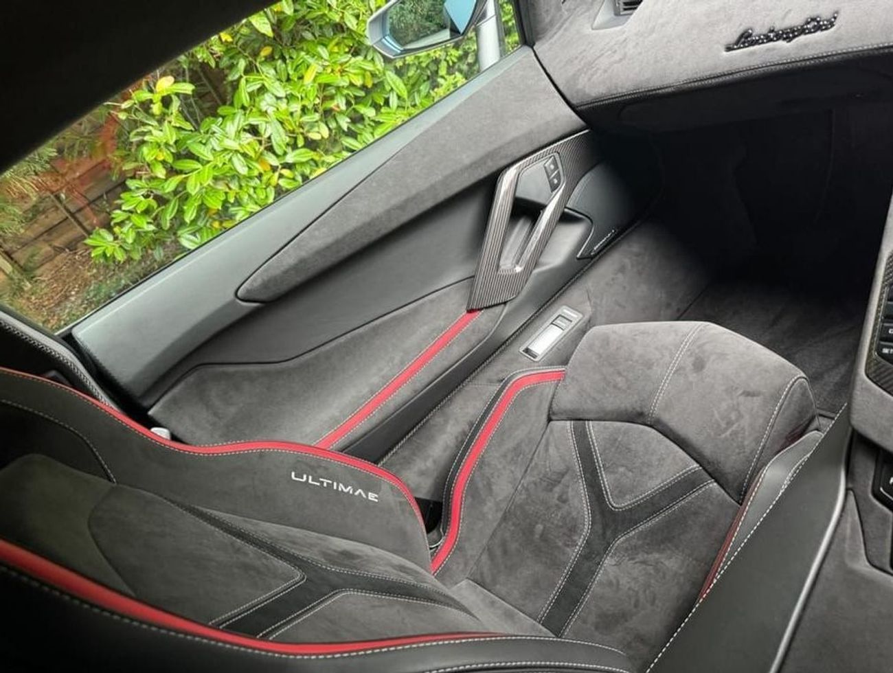 لامبورغيني أفينتادور 6.5 V12 LP 780-4 Ultimae ISR 4WD RIGHT HAND DRIVE