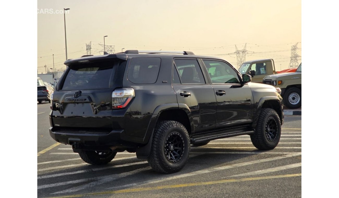 Toyota 4Runner *Offer* 2020 Toyota 4Runner SR5 Premium Black Edition - 4x4 AWD - UAE PASS