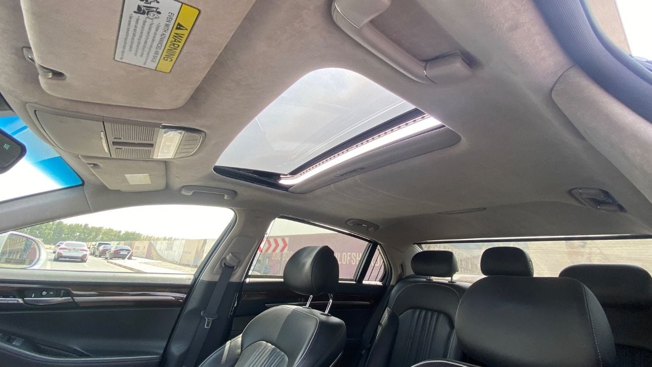 Genesis G90 Premium 3.3L RWD