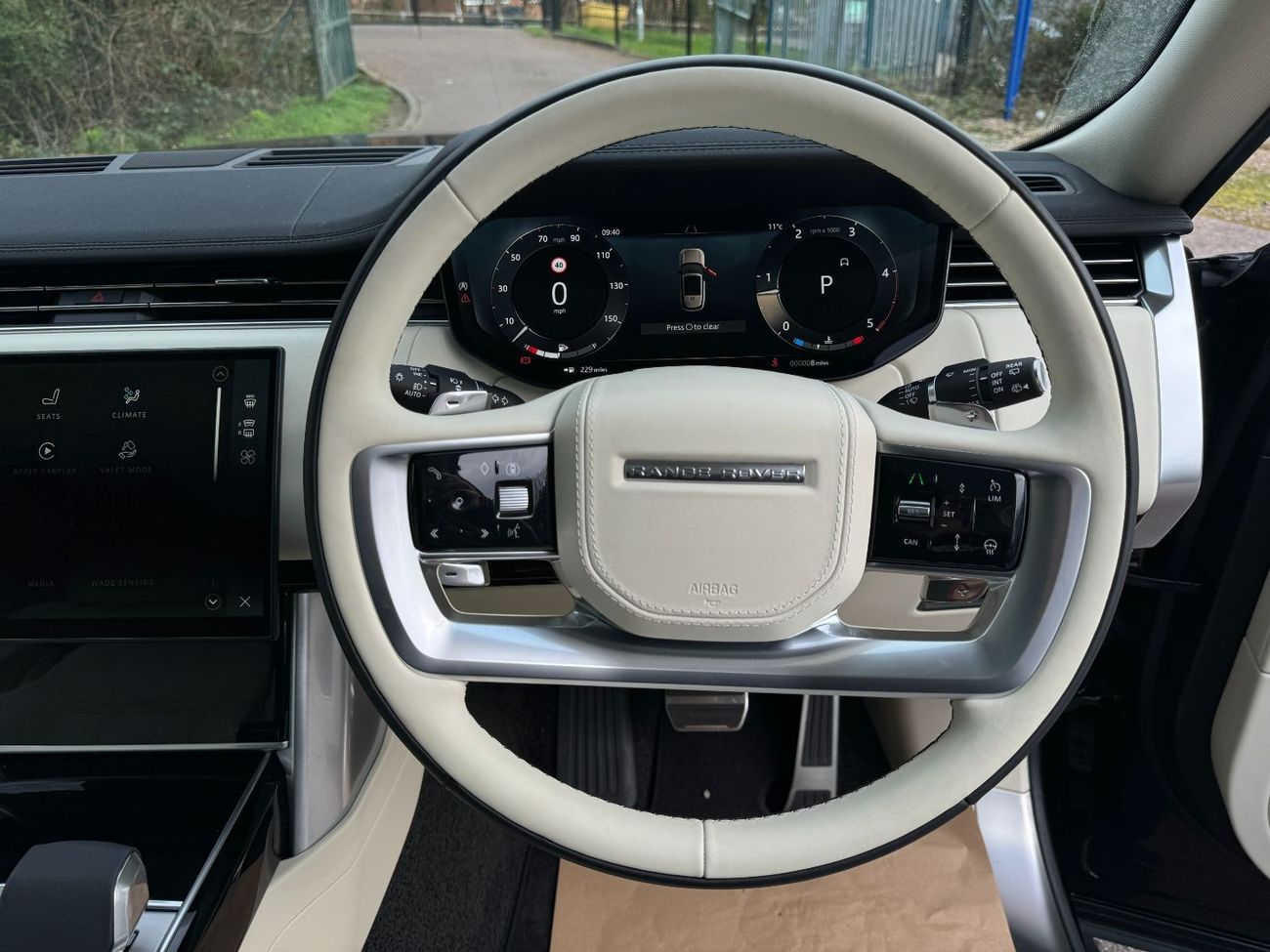 Land Rover Range Rover Range Rover HSE D300 SWB RIGHT HAND DRIVE