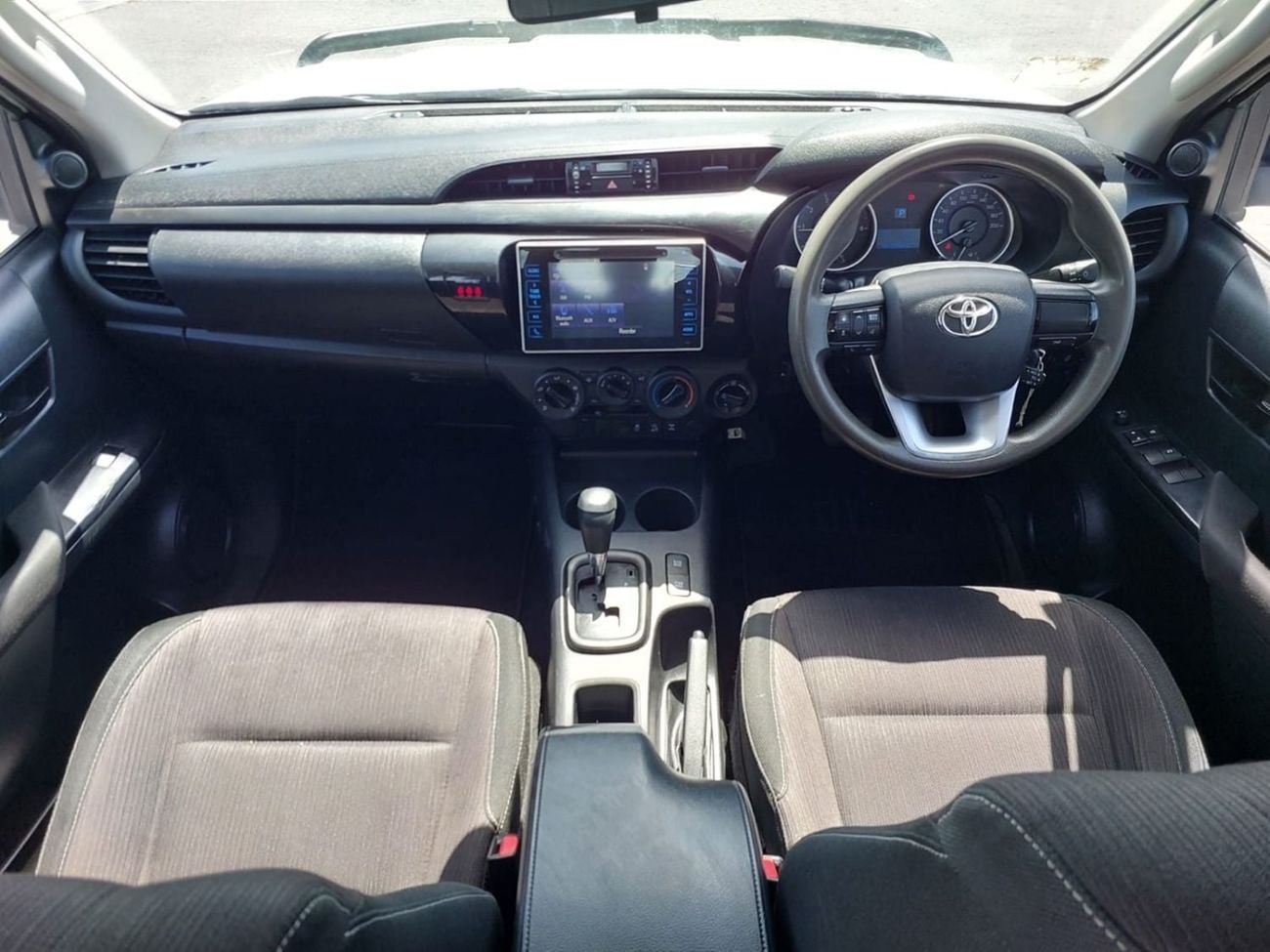 Toyota Hilux DLS TOYOTA HILUX PICKUP RHD 2018 MODEL 2.8 L DIESEL AUTOMATIC(PM16990)