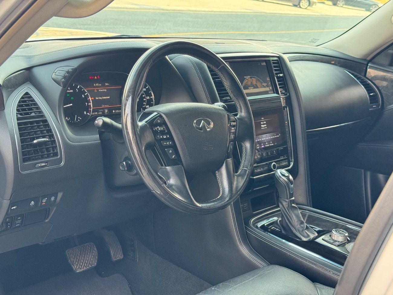 Infiniti QX80 LUXE PROACTIVE
