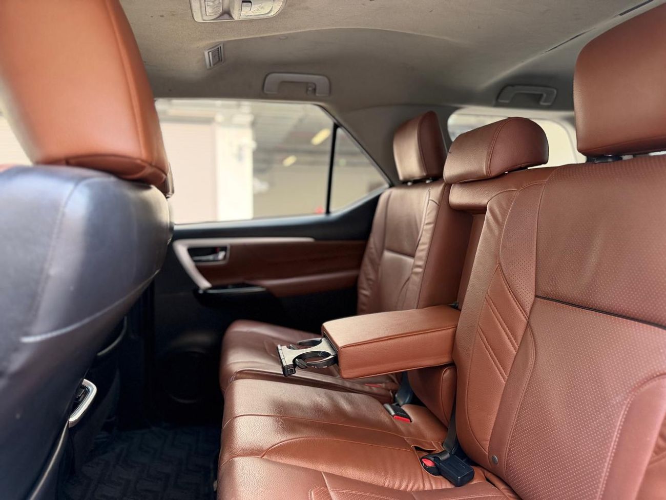 تويوتا فورتونر VXR 4.0L (278 HP)