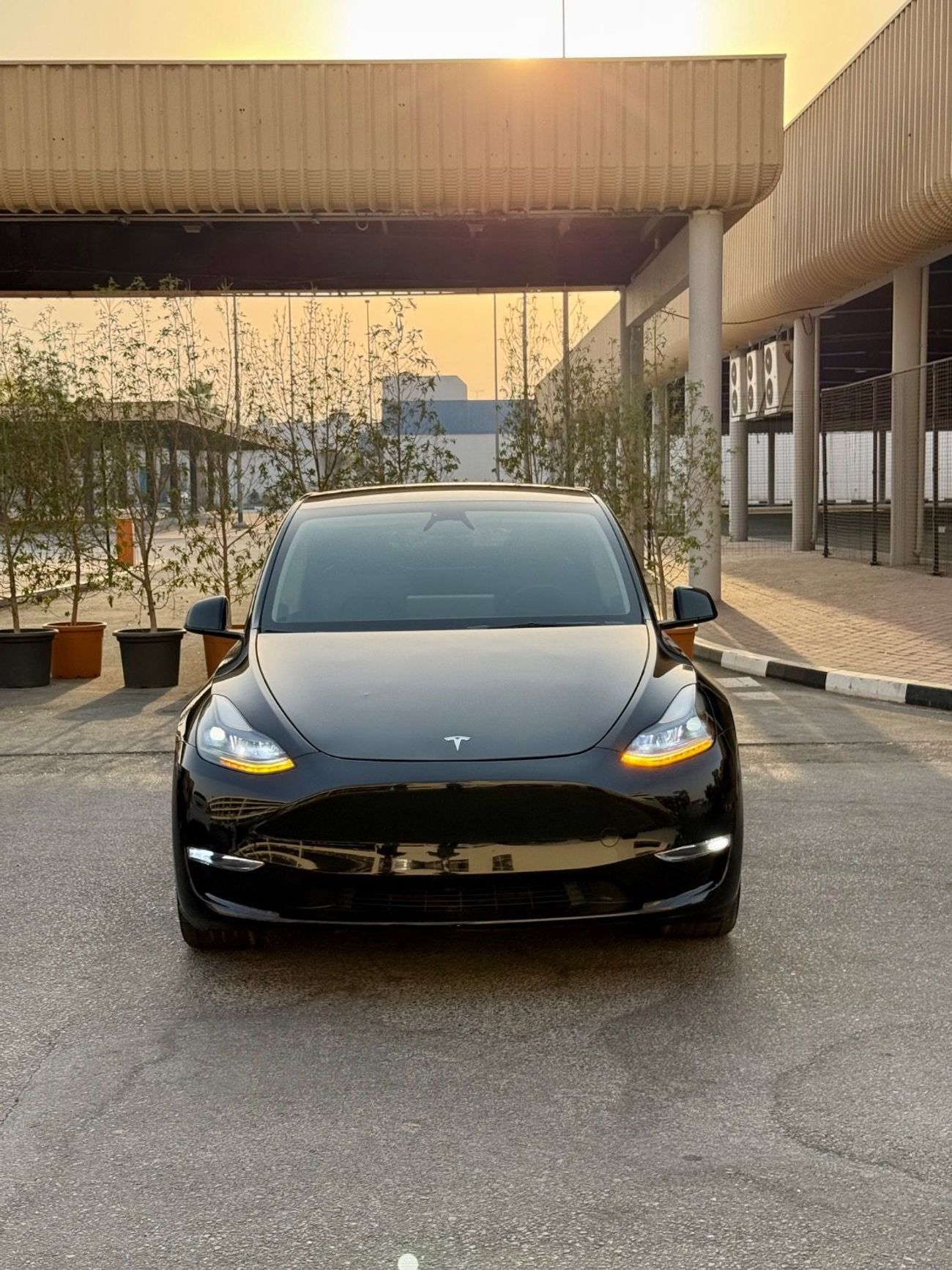 Tesla Model Y 2024 DUAL MOTOR AUTO PILOT LONG RANGE 360 CAMERAS CANADA SPEC