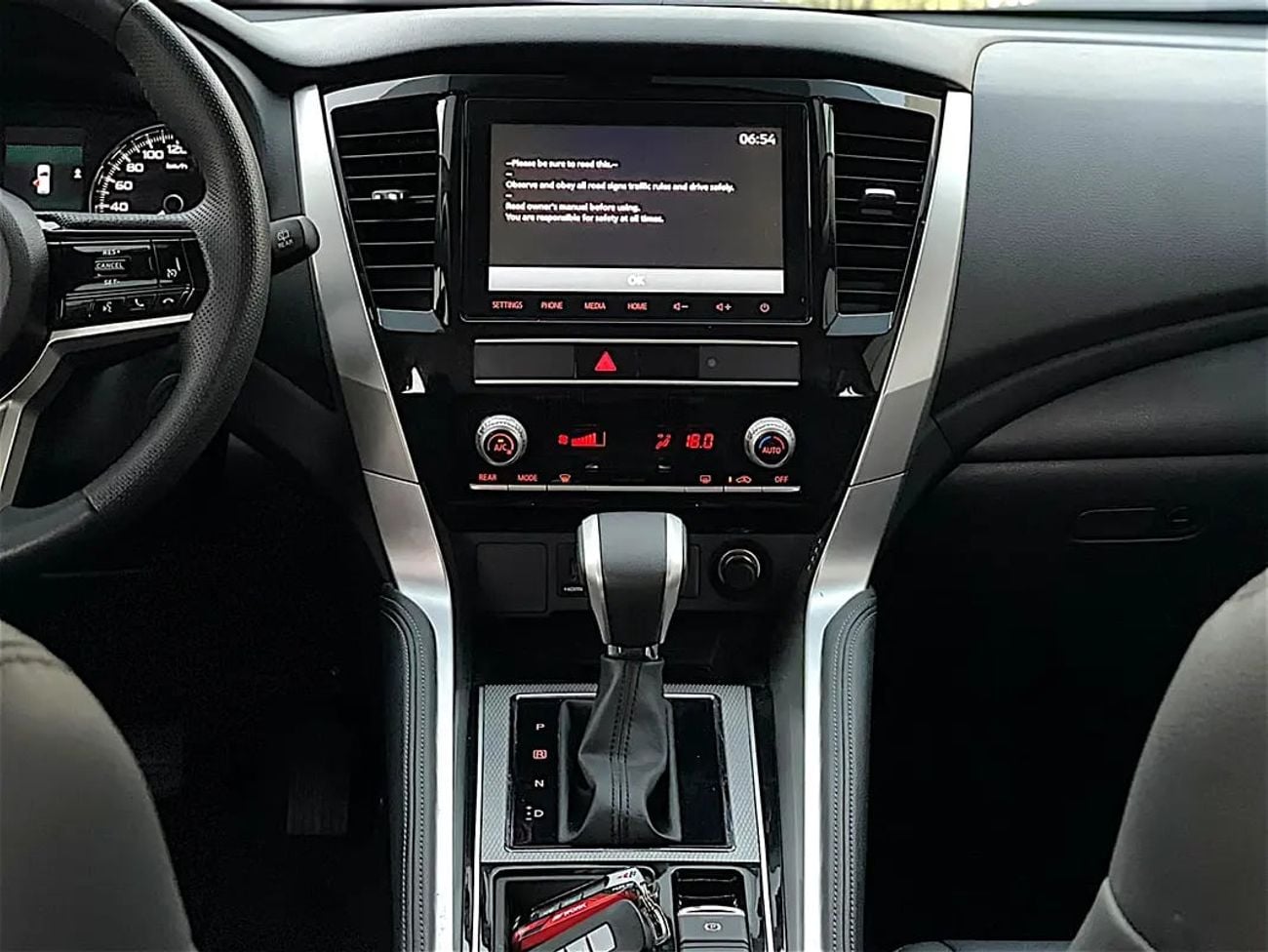 ميتسوبيشي مونتيرو سبورت 1,504 P.M | GLX 2WD Medium Line | Brand | GCC Specs