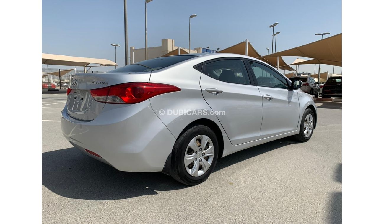 Hyundai Elantra Hyundai elantra 2014 gcc 1.8 full automatic for sael