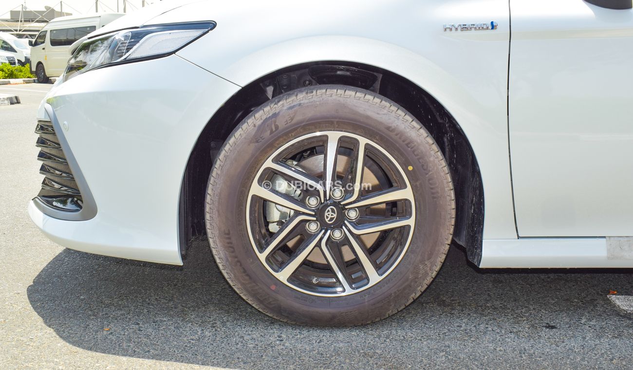 Toyota Camry LE 2.5L HYBRID