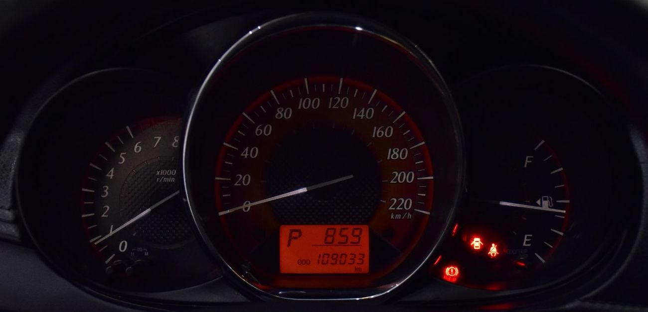 Toyota Yaris EXCELLENT DEAL for our Toyota Yaris SE ( 2015 Model ) in Blue Color GCC Specs