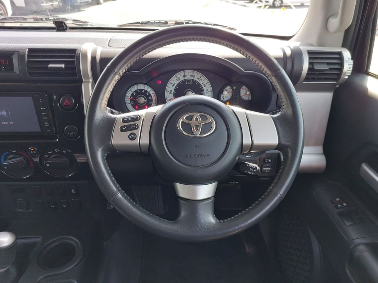 تويوتا إف جي كروزر (RAMADAN OFFER) TOYOTA FJ CRUISER SUV RHD 2013 MODEL 4.0 L PETROL AUTOMATIC(PM23149)