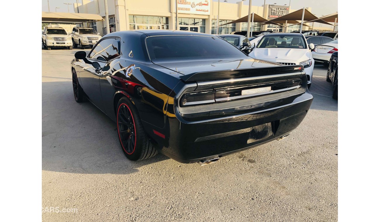 Dodge Challenger SRT8