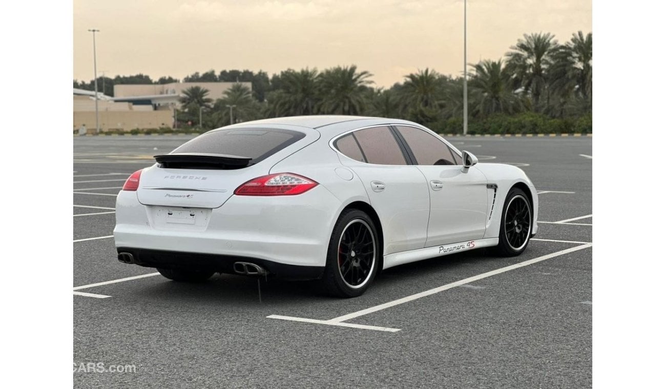 Porsche Panamera 4S