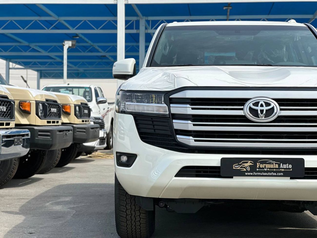 تويوتا لاند كروزر GXR 3.5L PTR A/T // 2026 // STD with Sunroof , Cool Box , Cruise Control // Special Offer // By Form